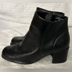 White Mountain Fairchild Black Leather Side Zip Ankle Boots Booties Shoes 5M